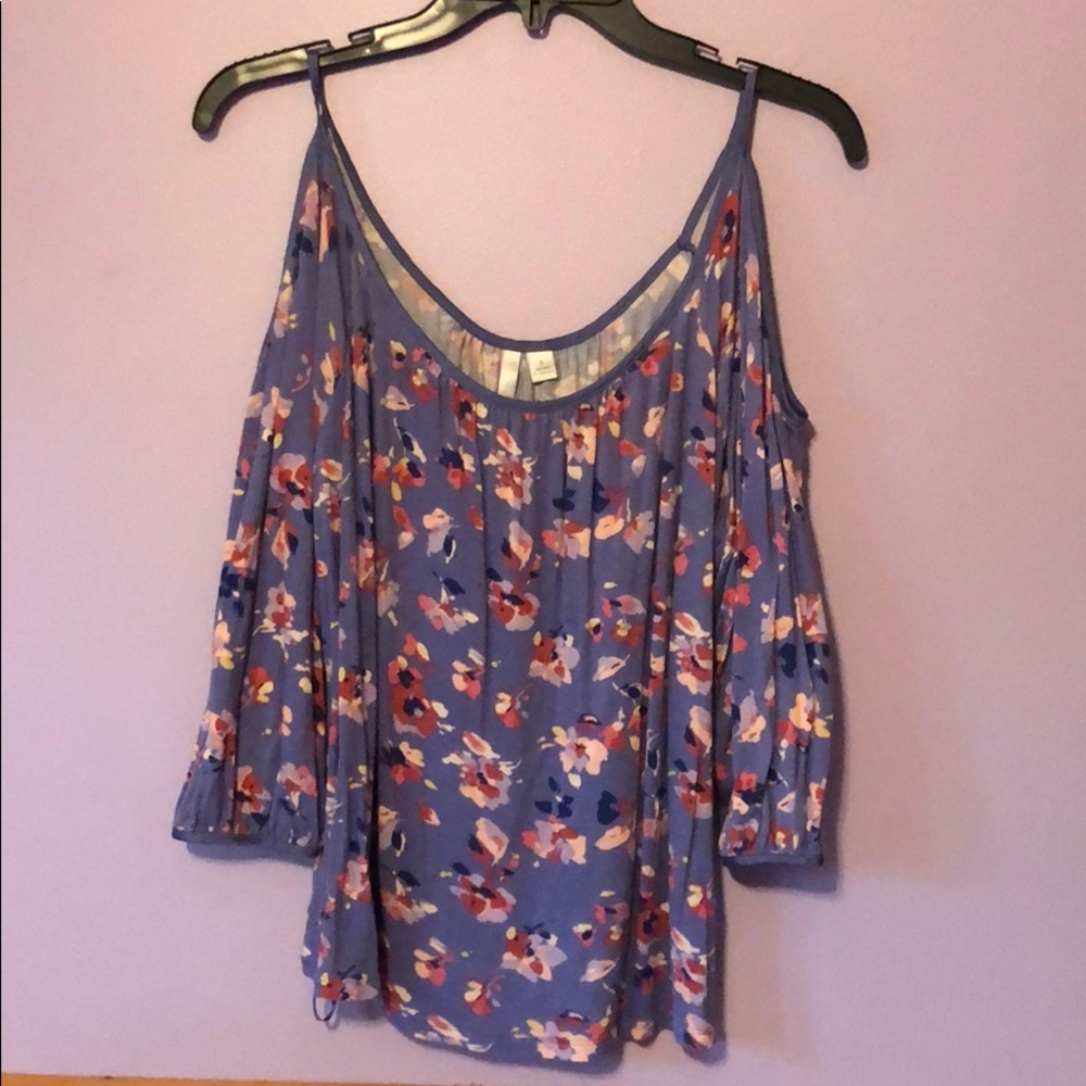 LC Lauren Conrad Open Shoulder Shirt Small